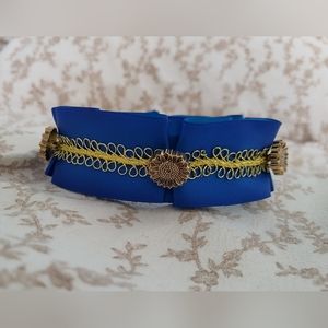 Handmade Boxed Pleated Blue Sunflower Choker
